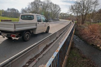 Notsicherung an Brücke: Lungwitztalstraße in Glauchau wird voll gesperrt - Die Lungwitztalstraße in Glauchau wird voll gesperrt.