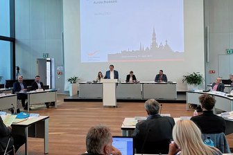 Novum: Zwickau kriegt neuen Ausschuss, der noch gar kein Ziel hat - Gerd Drechsler (CDU) stellt seinen Antrag vor: "Wer Erinnerungskultur als Erinnerungskampf begreift, sollte nicht zustimmen".