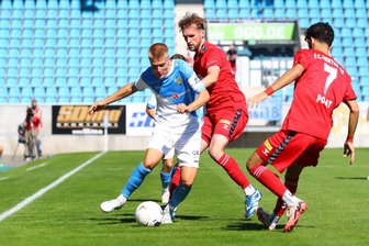 Nullnummer gegen Zehlendorf: Chemnitzer FC bleibt zum siebten Mal in Serie erfolglos - Der Chemnitzer FC, hier mit Eigengewächs Jannick Wolter in Aktion, steckt weiter in der Ergebniskrise.