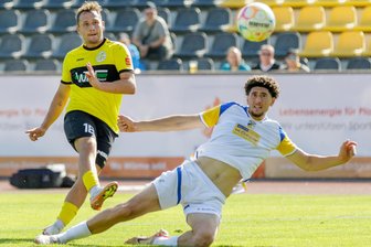 Nun also doch: VFC Plauen muss seinen zweitbesten Torschützen ziehen lassen - Lucas Will (links) erzielte im Heimspiel gegen Carl Zeiss Jena eines seiner sechs Regionalliga-Tore für den VFC Plauen.