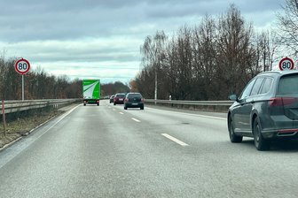 Nun auch in der Gegenrichtung: Nur noch Tempo 80 auf der B 93 bei Zwickau erlaubt - Auch stadtauswärts gilt auf der B 93 bei Zwickau nun Tempo 80.