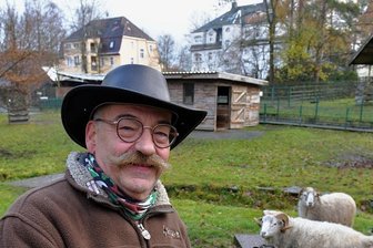 Nur ein Teil des Freiberger Tierparks steht offen - Der Tierpark Freiberg ist als parkähnliche Anlage geöffnet. Im Bild Tierparkleiter Peter Heinrich.