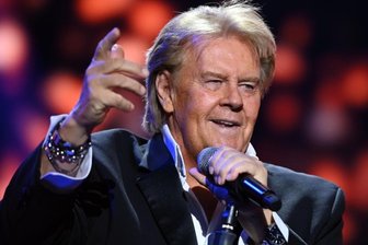 Nur für Geimpfte und Genesene: Warum Kultur-Veranstalter auf die 2G-Regel setzen wollen - Howard Carpendale soll im März 2022 in der Stadthalle Chemnitz auftreten. Das Konzert wurde wegen Corona mehrfach verlegt.