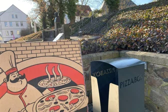 Nur für Pizzakartons: Hainichen setzt auf besonderen Mülleimer - In Hainichen wurde jetzt ein Müllbehälter nur für Pizzakartons aufgestellt.