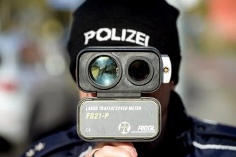 Nur noch 80 km/h erlaubt: Polizei blitzt 1800 Autofahrer auf A 4 bei Chemnitz - Bei mittlerweile fünf Kontrollen wurden insgesamt 1885 Geschwindigkeitsüberschreitungen festgestellt.