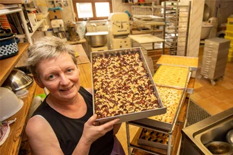 Nur noch Mittwoch bis Samstag: Plauener Bäckerei verkürzt Öffnungszeiten - In der Stöckigter Bäckerei Paul schmeckt nicht nur der Pflaumenkuchen wie von Muttern. Dafür sorgen Sabine Geipel und ihr Team. Doch nun bleibt die Backstube einen Tag länger kalt.