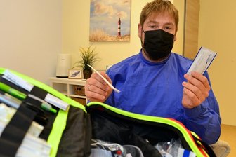 Nur noch wenige Testzentren im Landkreis in Betrieb - Seit dem 15. September gibt es das Testzentrum in der Beratungsstelle der Werkstatt Familie in Hainichen. Tobias Daum bietet hier Tests auf Anfrage an, etwa 20 sind es derzeit pro Woche. Kostenpunkt: 10 Euro.