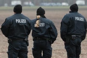 Nur wenige Polizeibeamte wollen Ruhestand verschieben - Sächsische Polizisten können ihre Dienstzeit über das reguläre Rentenalter hinaus verlängern. Aber dabei gibt es auch Hürden.