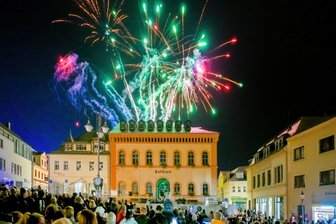 „Nur wer sich kennt, kann sich wertschätzen“: Reichenbach feiert Tag der Deutschen Einheit mit Bürgerfest und Begegnungen - Das Feuerwerk war der Höhepunkt des Bürgerfestes am Donnerstagabend.