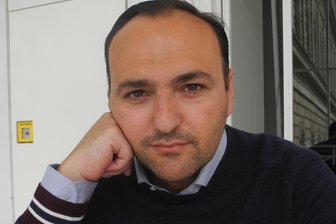 Der Regisseur Nuran David Calis inszeniert in Leipzig Brechts "Arturo Ui".