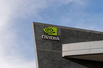Nvidia beschleunigt Wachstum mit 85 Prozent Umsatzplus - Chips von Nvidia sind seit Jahren unverzichtbar in KI-Rechenzentren. (Archivbild)
