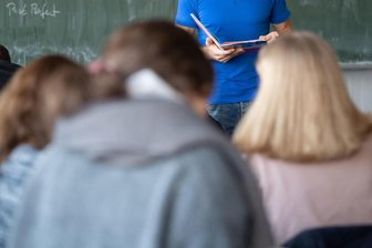 OB hilft im Erzgebirge an Schule aus – Doch was unternimmt Dresden gegen den Lehrermangel? - Lehrermangel ist ein flächendeckendes Problem in Sachsen.
