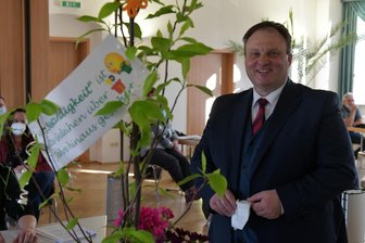 OB von Brand-Erbisdorf: Martin Antonow für dritte Amtszeit verpflichtet -