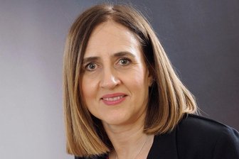 OB-Wahl in Freiberg: Bekennende Teilnehmerin der sogenannten Montagsspaziergänge wirft ihren Hut in den Ring - Anke Martin-Heede - OB-Kandidatin