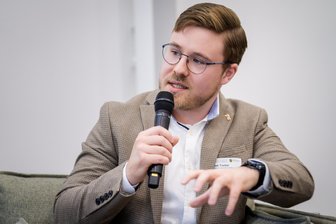 OB-Wahl in Freiberg: Politikwissenschaftler erläutert Stimmenverschiebungen - Janek Treiber ist Politikwissenschaftler an der TU Dresden.
