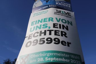 OB-Wahlkampf in Freiberg wird intensiver: „Entscheidet Herkunft über Kompetenz?“ - Auf Wahlplakaten in Freiberg wird mit der Herkunft Werbung für Kandidaten gemacht.