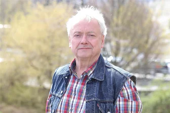 Obdachlose müssen in Plauen eigene Kohle zum Heizen ins Wohnheim mitbringen: Wie der Unternehmer Michael Kober jetzt helfen will - Michael Kober könnte schon im Ruhestand sein, ist er aber nicht. Der Chef einer Plauener Gebäudereinigungsfirma arbeitet einfach immer weiter und beschäftigt rund 30 Mitarbeiter.
