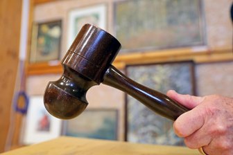 Oberes Vogtland: Diese Immobilien kommen unter den Hammer - Am 4. März werden in Dresden Immobilien aus dem oberen Vogtland versteigert.
