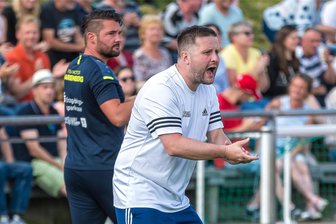 Oberliga-Aufsteiger Marienberg hofft gegen Magdeburgs Zweitliga-Reserve auf eine Überraschung - Zeigt am Spielfeldrand genauso viel Leidenschaft wie die Spieler auf dem Rasen: Motor-Trainer Ronny Rother.