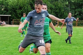 Oberliga-Reserve setzt zum Auftakt ein dickes Ausrufezeichen - Speziell der junge und wendige Motor-Angreifer Tobias Buschbeck stellte die Abwehr des FV Krokusblüte Drebach/ Falkenbach immer wieder vor große Probleme und bereitete zwei Treffer vor.