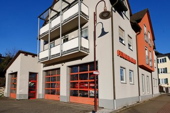 Oberlungwitz leert den Sparstrumpf und steht beim Feuerwehr-Gerätehausbau vor einer Herausforderung - Derzeit ist das Gerätehaus der Oberlungwitzer Feuerwehr in einer privaten Immobilie eingemietet. Nun ist ein Neubau geplant.