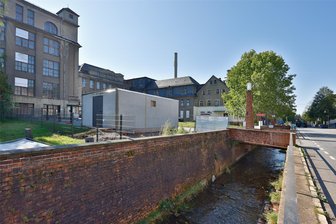 Oberlungwitz: Strom und schnelles Internet sind sicher, doch der Weg für das Rogo-Tauscher-Areal ist noch lang - Neben dem neuen Trafohaus gibt es am Rogo-Tauscher-Areal bald auch Ladestationen für E-Autos.