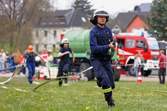 Oberlungwitzer Jugendfeuerwehr probt für 160-Jahr-Fest - Die Waldenburger Jugendfeuerwehr hat die Meisterschaft des Altkreises Chemnitzer Land gewonnen.Foto: M. Pfeifer