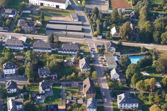 Oberlungwitzer Stadtrat mit brisanten Themen: Räte beschließen neue Grundsteuer-Hebesätze und Kita-Beiträge - Auch für die Haus- und Grundstückseigentümer in der „Neuen Welt“ in Oberlungwitz ist die Grundsteuer ein Thema.