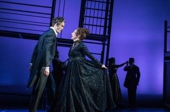 Obermarkt wird zum Broadway - Susanne Engelhardt und Alexander Donesch, hier in einer Szene aus dem "Grafen von Monte Christo", der im nächsten Jahr wieder auf die Bühne kommt, gehören zu den Solisten des Musicalkonzertes auf dem Obermarkt.