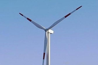 Oberwieras Gemeinderat gibt Zustimmung für Bau von Riesen-Windrad - Das geplante Windrad in Oberwiera soll mit einer Nabenhöhe von 169 Metern auf einer Fläche neben der B 180 errichtet werden.