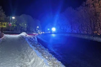 Oberwiesenthal: Falsche Blaulichter und eine Disco im Schlafzimmer des Bürgermeisters - Wer im Dunkeln auf die Anzeigen des Parkleitsystems zufährt, kann durchaus denken, es nähert sich ein Fahrzeug mit Blaulicht.