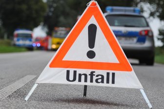 Oberwiesenthal: Junger Motorradfahrer schwer verletzt - Ein Motorradfahrer ist am Samstag in Oberwiesenthal gestürzt.