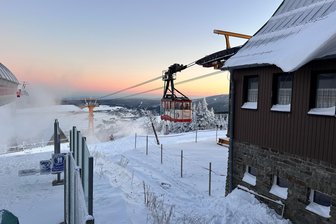 Oberwiesenthal: Saisonstart am Fichtelberg vorerst geplatzt - Eine November herrschte nach Schneefällen am Fichtelberg noch Optimismus in Sachen Skibetrieb.