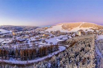 Oberwiesenthal: Urlaub am Fichtelberg wird teurer - Die Stadt Oberwiesenthal mit dem Fichtelberg will sich als Touristenhochburg weiterentwickeln. Geld dafür soll auch aus der höheren Gästetaxe fließen. 