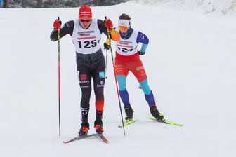Oberwiesenthaler Rocket Rookies visieren Podestplätze beim Biathlon-Deutschlandpokal an - Auch Yanis Jolly (r., hier im Sprintduell mit Albert Engelmann vom WSV Clausthal-Zellerfeld) geht in Altenberg an den Start.