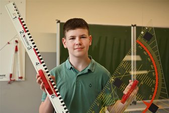 Obwohl er in Mathe „nur“ eine 2 hat: Schüler aus Lunzenau ist bei Landeswettbewerb vorn dabei - Norik Junghannß, Siebtklässler an der Evangelischen Oberschule Lunzenau, hat beim Landeswettbewerb der Oberschulen in der Klassenstufe 7 den dritten Platz belegt.