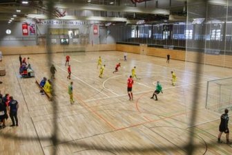 Spieler in der Hartmannhalle beim Hallencup des VfB Fortuna im Dezember.