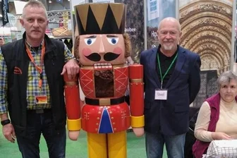 Oederan und Neuhausen in Leipzig dabei - Uwe Löschner (v. l.), Horst Drichelt und Rosi Müller auf der "Touristik & Caravaning". 