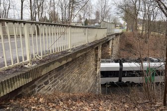 Oederan: Vollsperrung der B 173 wegen Brückenreparatur - Notwendig sind Arbeiten am Mauerwerk und an den Betonflächen der Widerlager der Brücke.