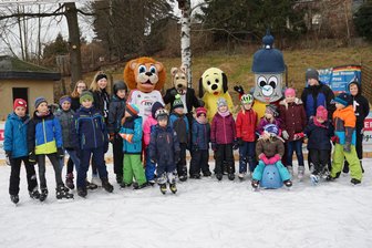 Oederaner Eisbahn wird in dieser Saison nicht aufgebaut - Wird es in diesem Jahr nicht geben: Maskottchenlauf auf der Eisbahn Oederan, wie hier 2019.