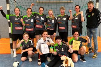 Oederaner Handballer werfen für die Hospizarbeit - Die Handballerinnen des HV Oederan nehmen am Spielbetrieb der Freizeitliga teil.
