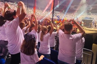 Oederaner Schüler singen mit 6000 Kindern - 6000 Kinder, darunter auch Oberschüler aus Oederan, sangen gemeinsam in der Mercedes-Benz-Arena in Berlin.