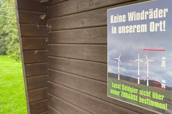 Oederaner Stadtrat hat entschieden: Windkraft nein, Solarstrom ja - Protest gegen Windkraft an der Buswendeschleife im Ortsteil Schönerstadt: Der Oederaner Stadtrat hat sich am Donnerstag einstimmig gegen diese Form der erneuerbaren Energien im Stadtgebiet ausgesprochen. 