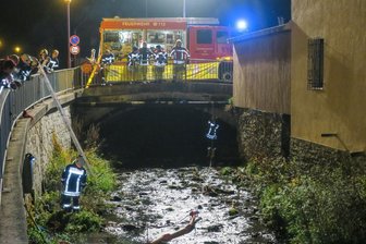Ölfilm auf der Großen Mittweida in Raschau -