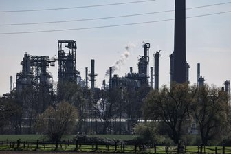 Ölkonzern BP setzt Verwaltungsratschef ab - Aktie rutscht ab - BP-Raffinerie: Der Konzern profitiert von hohen Ölpreisen, muss aber einen hochrangigen Abgang verkraften