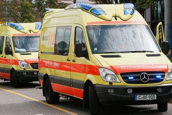 Oelsnitz/E.: Jugendlicher stürzt sechs Meter tief -