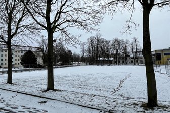 Oelsnitz: Mehrzweckhalle anstelle von Schützenhaus? - Oelsnitz will die Fläche, auf der bis 2022 das Schützenhaus stand, neu gestalten. Wie, ist nicht entschieden.