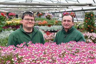 Oelsnitzer Gärtnerei plant mit eigenem Campingplatz Standbein im Tourismus - Die nächste Generation ist schon im Betrieb verankert: Manuel Tröltzsch (l.) und Matthias Tröltzsch.