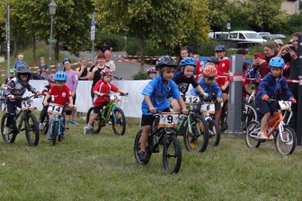 Oelsnitzer Mountainbike-Meisterschaft: Die Regendusche kommt erst am Schluss - Immer wieder sehenswert: Das Rennen der Jüngsten.
