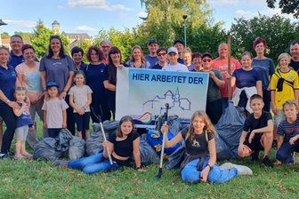 Oelsnitzer sammeln zehn Säcke voller Müll - doch es gibt eine gute Nachricht - Zehn Säcke voller Müll kamen bei der Müllwanderung des Vereins zusammen.